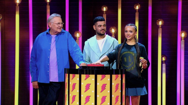 Самородки: Юрий Стоянов и Валя Карнавал